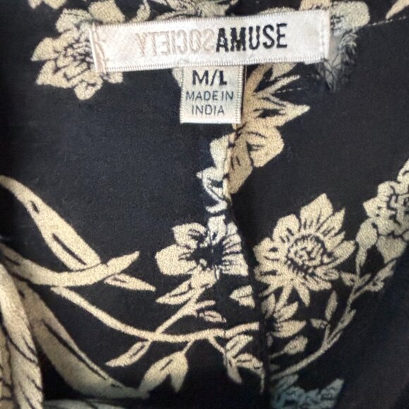 Share Amuse Society Kimono style open robe SZ M-L Black and white floral Soft Ra - Picture 6 of 6